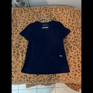 FIGS navy scrub set.